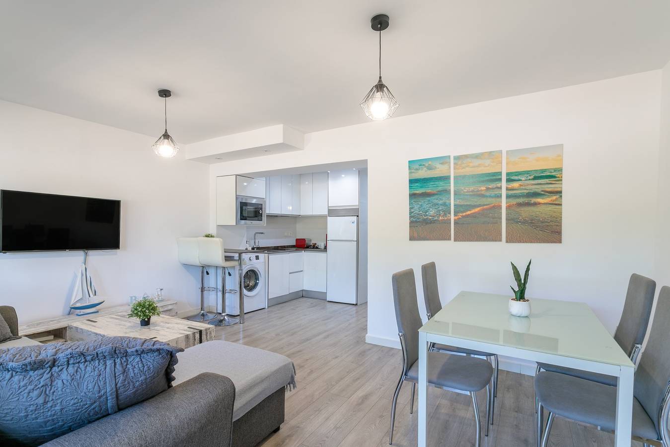 Appartamento intero, Appartamento 'Boliche' con piscina condivisa, Wi-Fi e aria condizionata in El Barrio, San Juan Playa