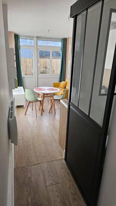 Appartement entier, Nid douillet en Suisse Normande in Notre-Dame-de-Bonne-Nouvelle, Région de Caen