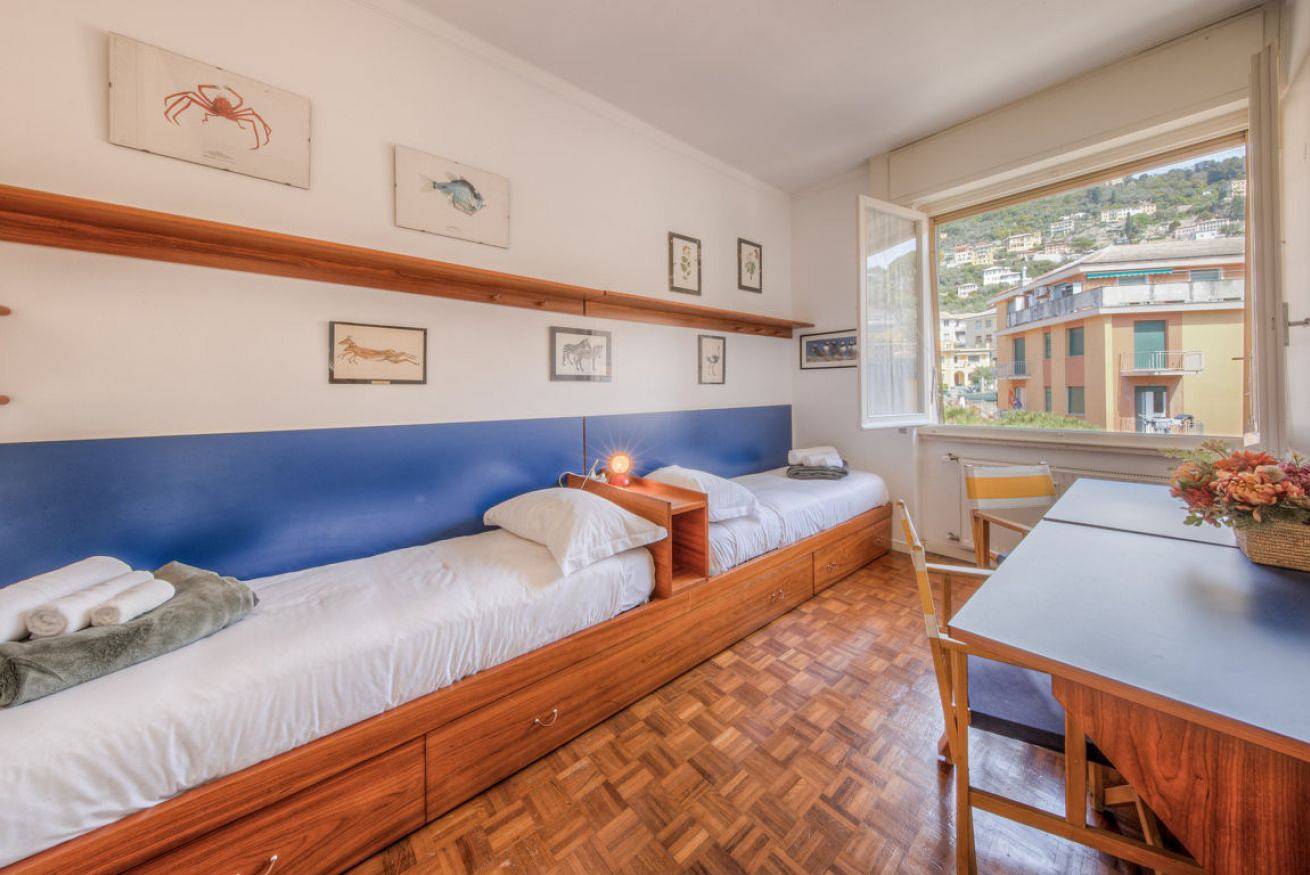 Entire apartment, 02102 - Casa Sole - Terrace with sea view, relaxation and Wifi in Camogli, Riviera di Levante