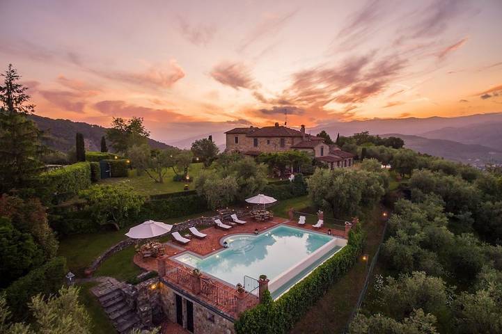 Villa für 20 Personen, mit Balkon und Whirlpool sowie Garten - 1