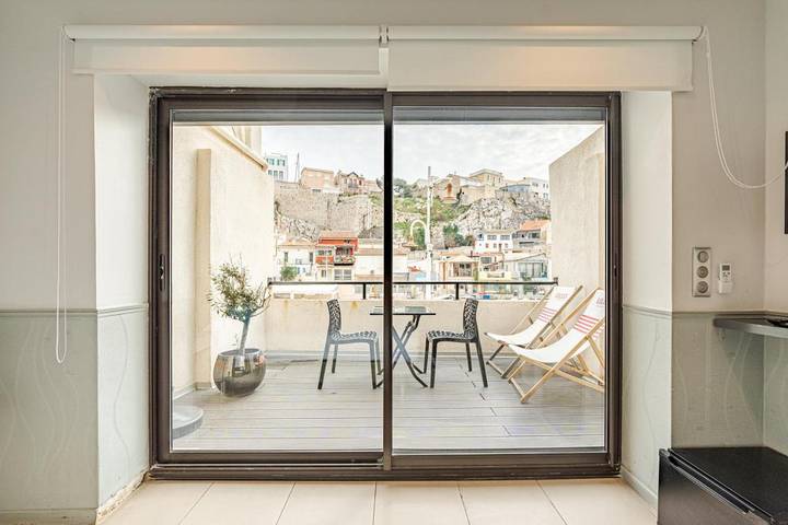 Gîte pour 2 personnes, avec terrasse et vue, animaux acceptés dans Port du Vallon des Auffes - 3