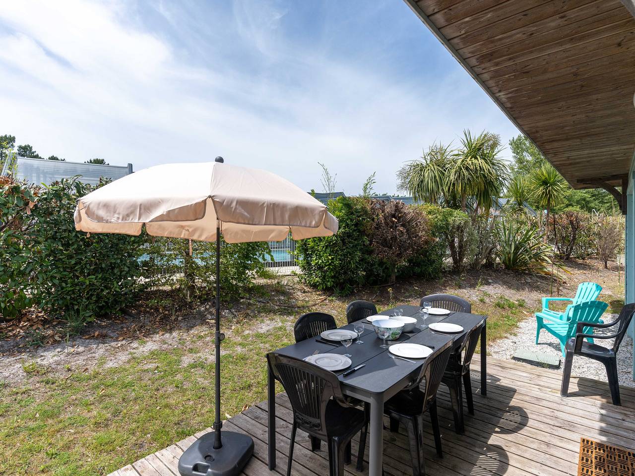 Casa de vacaciones con piscina en Parentis-en-Born cerca del lago, 3 hab, Wifi y limpieza incluida in Parentis-en-Born, Côte d’Argent