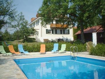 Ferienwohnung für 8 Personen, mit Garten und Pool sowie Balkon im Allgäu