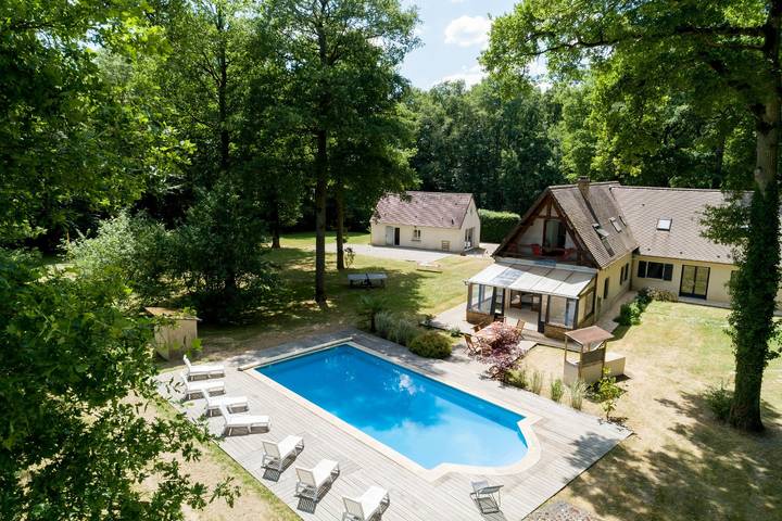 Location de vacances pour 30 personnes, avec piscine ainsi que jardin et sauna, animaux acceptés dans Longny-les-Villages - 2
