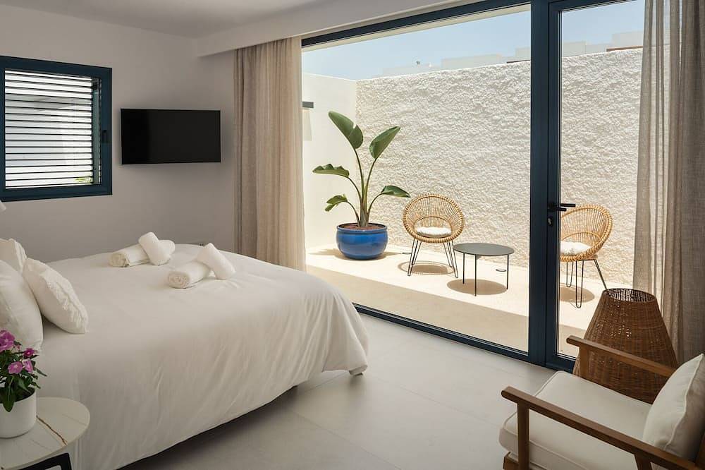 Taboire 3 by Buenavilla| Luxurious 3 bedroom villa for an exclusive holiday in Puerto Calero, Yaiza