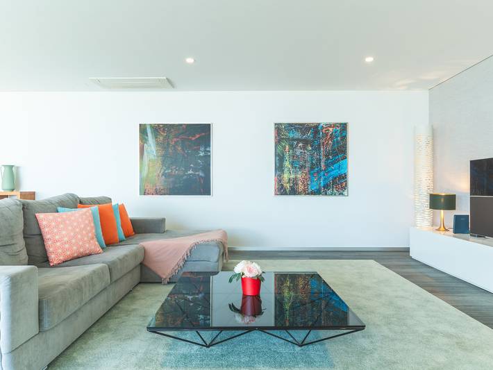 Location de vacances pour 6 personnes, avec vue sur l’océan ainsi que piscine et jardin à Calheta - 4