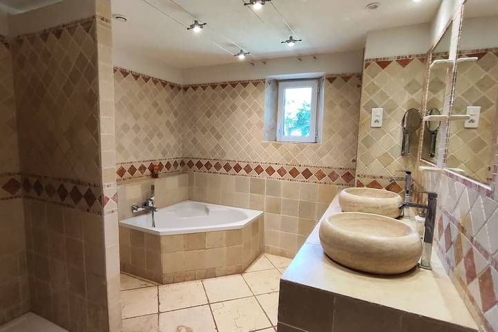 Location de vacances pour 11 personnes, avec jardin, animaux acceptés à Simiane-la-Rotonde - 4