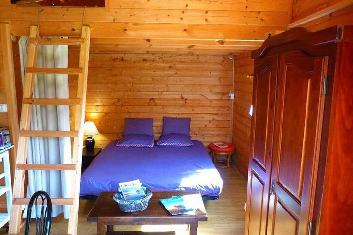 Gîte pour 2 personnes, avec terrasse et jardin dans Montsenelle - 2