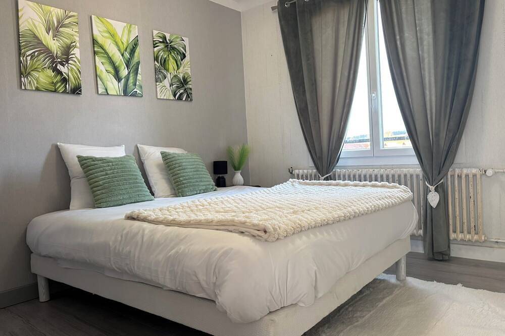Entire apartment, Bright 75m2 3-bedroom Apartment with a largebalcony - fully equipped in Vittel, Neufchâteau (France)
