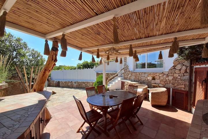 Villa per 6 persone, con balcone e giardino in Santa Teresa Gallura