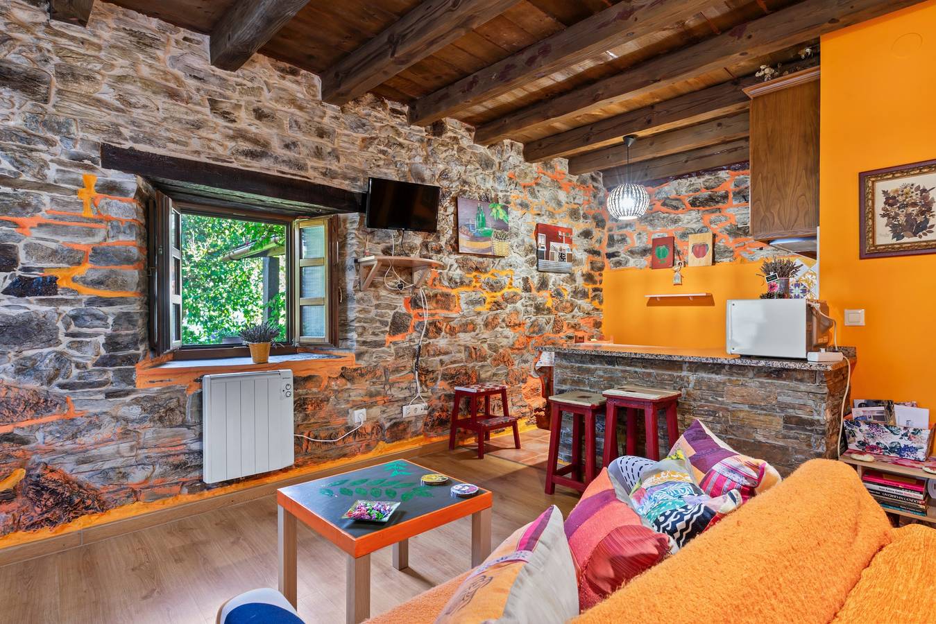 Vakantiehuis 'Loureiro' met uitzicht op de bergen, gedeeld terras en wifi, foto 13
