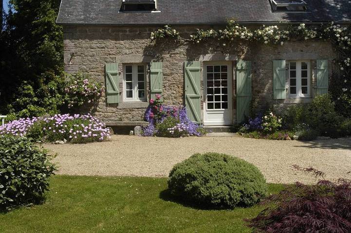 Gîte pour 4 personnes, avec jardin à Le Cloître-Saint-Thégonnec