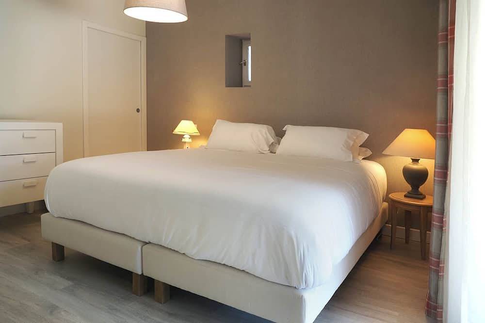 Apartamento entero, Charming house in Porspoder with outdoor pool – Near beaches & quiet setting in Porspoder, Región de Brest