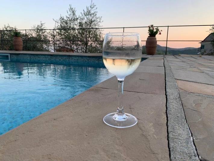 Location de vacances pour 3 personnes, avec piscine ainsi que jardin et vue à Leivi - 3