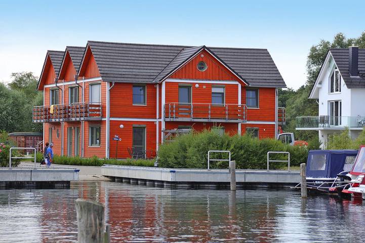Ferienwohnung für 2 Personen, mit Balkon am Plauer See
