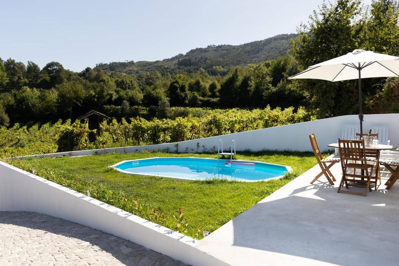 Casa vacanze 'Refugio Das Vinhas' con vista sulle montagne, Wi-Fi e aria condizionata in Veade, Gagos e Molares, Distretto de Braga