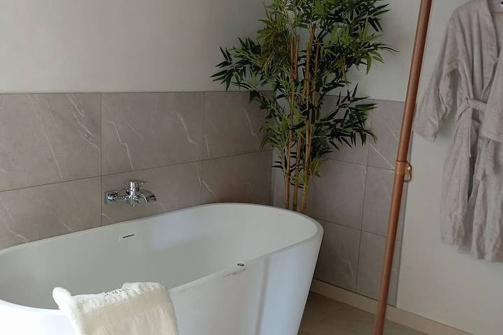 Ganze Wohnung, Loveroom in Bali, relaxing and romantic. Close to castles in Cour-Cheverny, Sologne