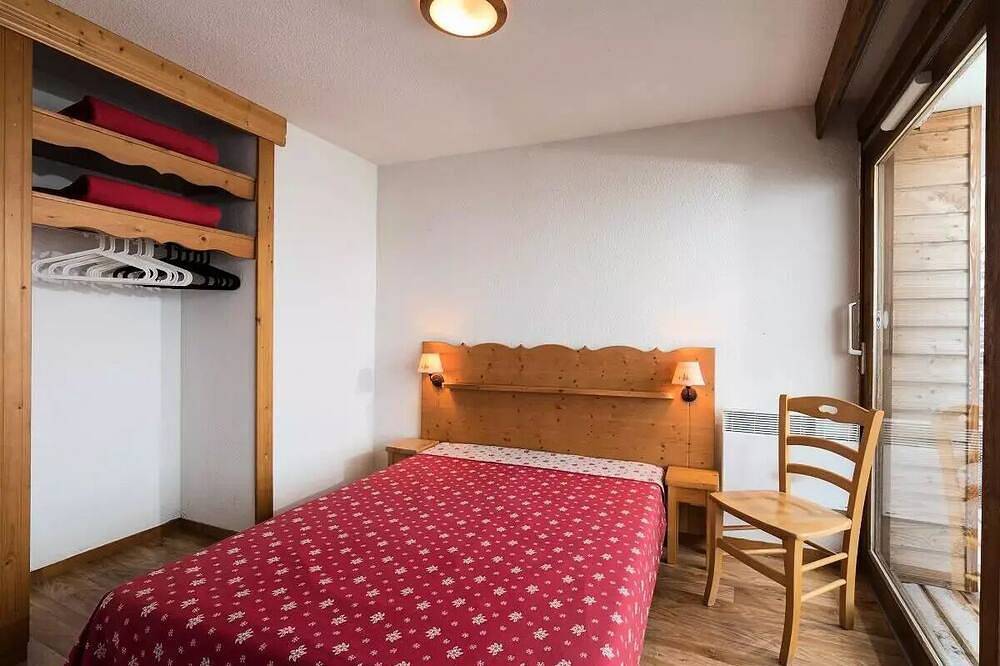 Entire apartment, 2-room apartment 4/6 persons Mountain view in Chamrousse, Écrins National Park