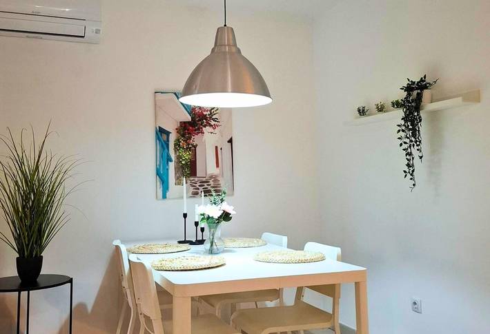 Apartamento inteiro, Apartamento para 4 pers. a 900m de la playa, Wifi. Deveses. in El Verger, Costa Blanca