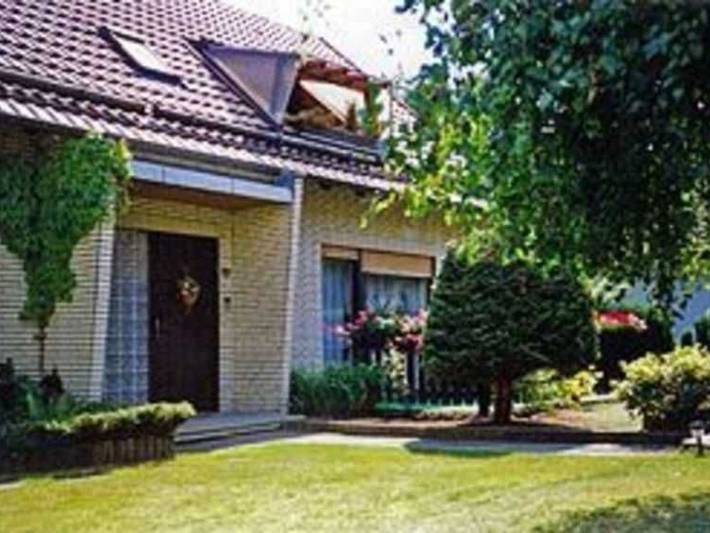 Ferienwohnung für 4 Personen, mit Garten und Balkon, kinderfreundlich