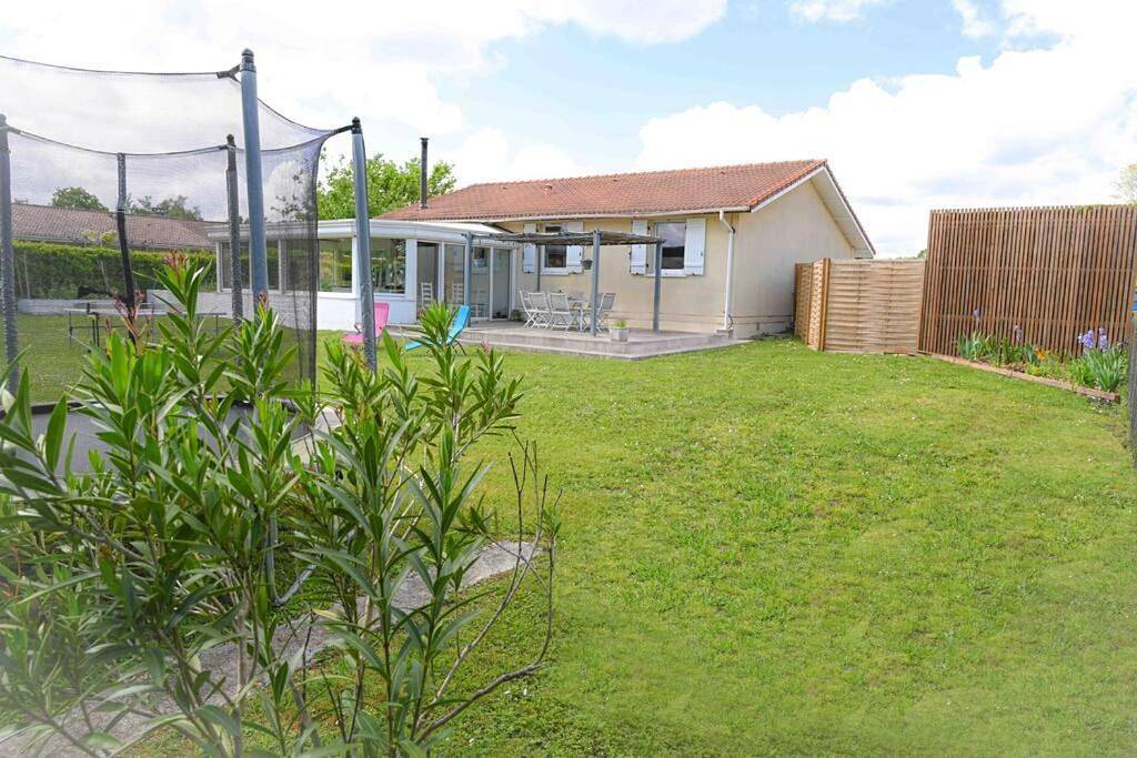 La Maison Maluti - avec Baby-foot, Billard & Wifi in Hostens, Région de Langon