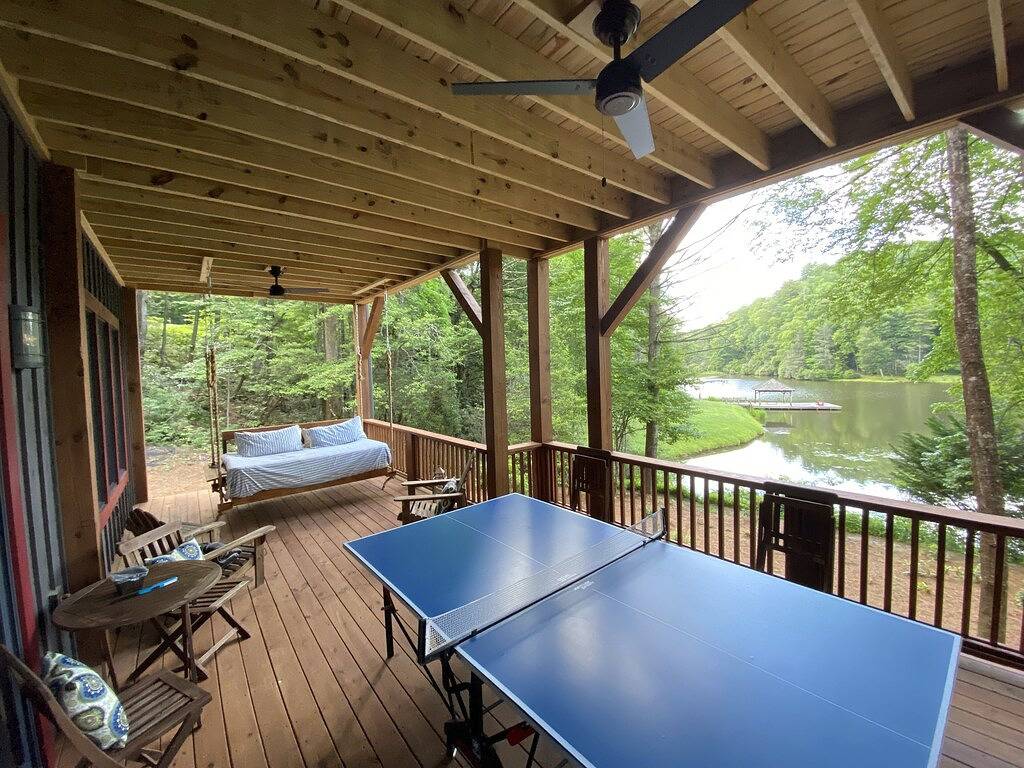 Welcome to A Little Bit O' Heaven! in Lake Toxaway