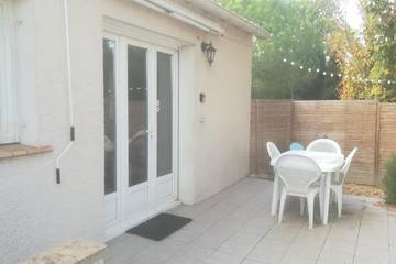 Gîte pour 4 personnes, avec jardin et terrasse à Fontcouverte