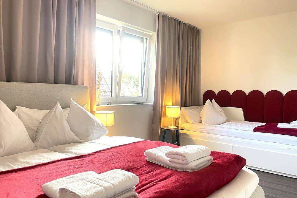 Ganze Wohnung, Lumen Homes - Design-Apt. nahe Audi und Altstadt, 3 Zimmer, Netflix in Ingolstadt, Oberbayern