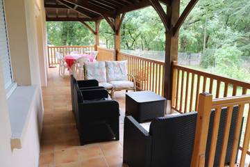 Gîte pour 6 personnes, avec terrasse et jardin à La Ballade de Pern