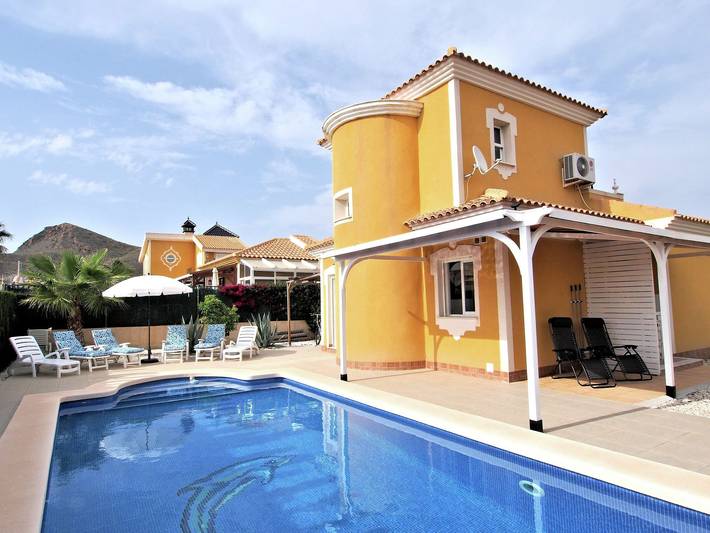 Holiday home for 6 people, with balcony and garden as well as pool, child-friendly - 1