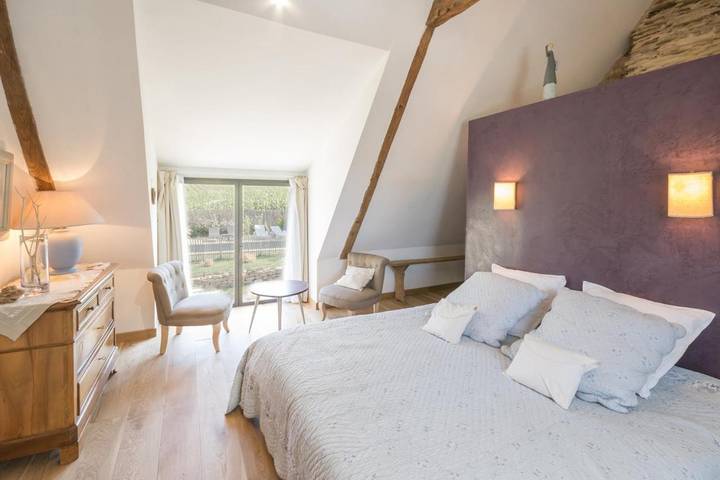 Gîte pour 2 personnes, avec piscine ainsi que vue et jardin à Caden - 3