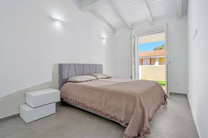 Villa Maria – villa neuve avec jardin à Valledoria in Codaruina/Valledoria, Valledoria