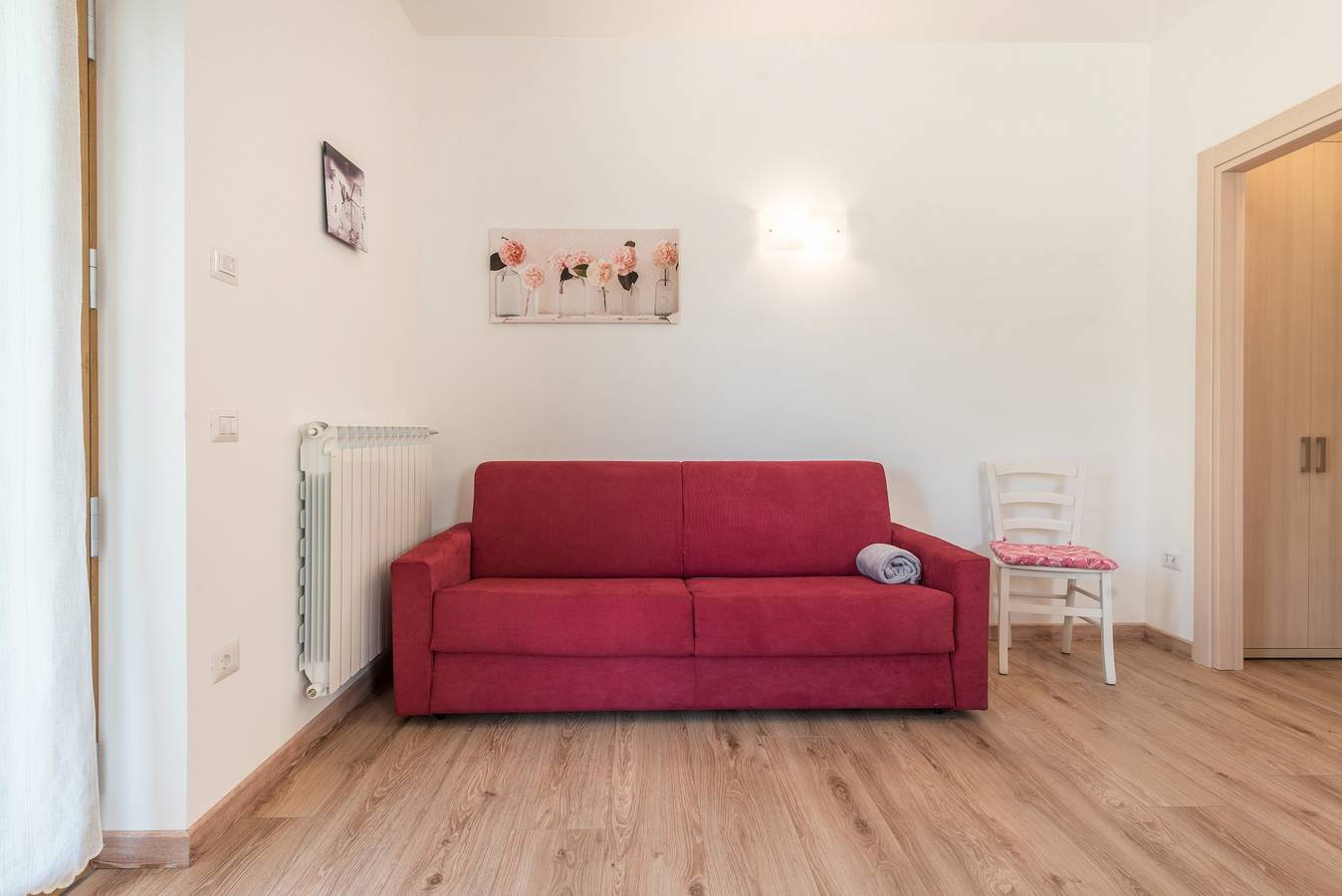 Geheel appartement, Appartement "Nonno Bigi Rosa" met Uitzicht op de Bergen, Wi-Fi & Tuin in Tremosine, Garda Bergen