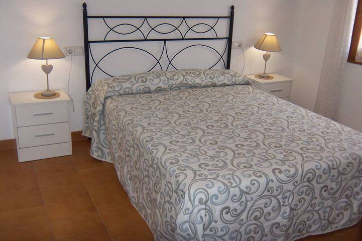 Independent villa, pool, 10x300m yard, beach, Wi-Fi, for disabled people in el Perelló, Costa Dorada