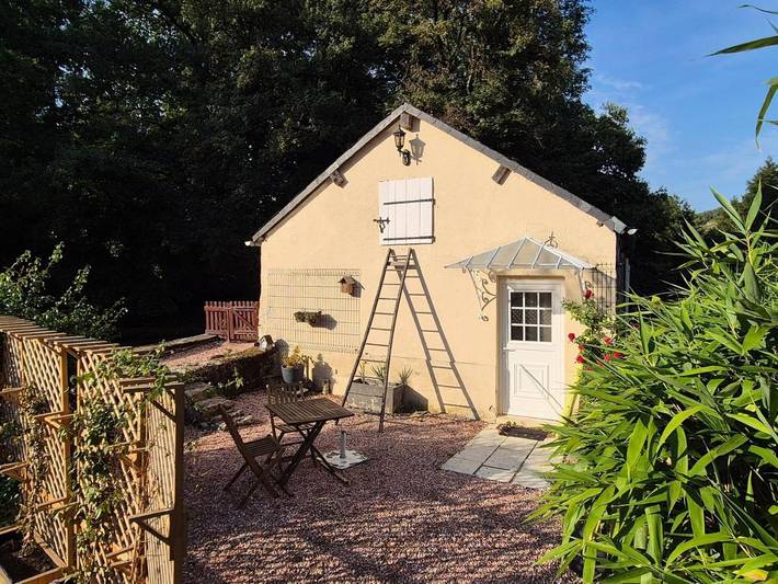 Maison d’hôte pour 2 personnes, avec Terrasse ainsi que Jardin et Vue sur le lac à Magny-Lormes