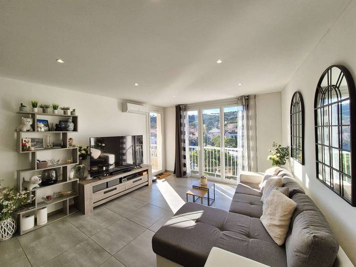 Entire holiday apartment, Sea view, A/C, all on foot, heart of the village in Saint-Mandrier-sur-Mer, Mediterranean Coast (France)