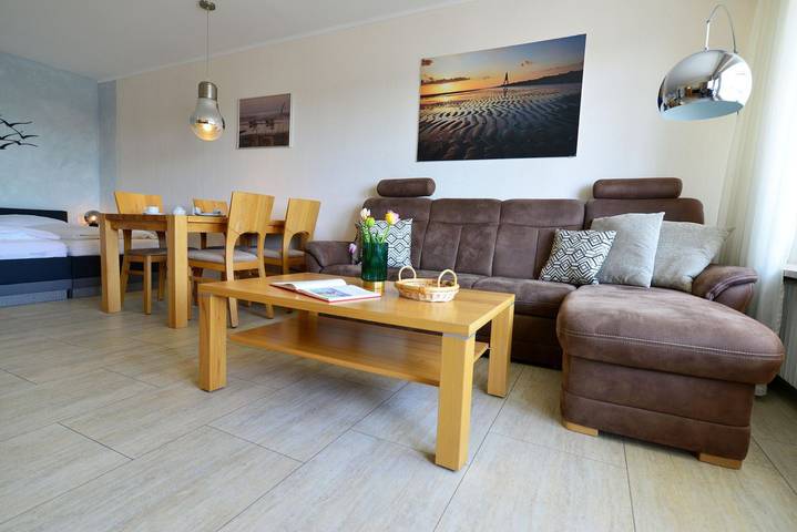 Ferienwohnung für 4 Personen, mit Balkon/Terrasse und Ausblick sowie Sauna und Balkon in Sahlenburg - 3