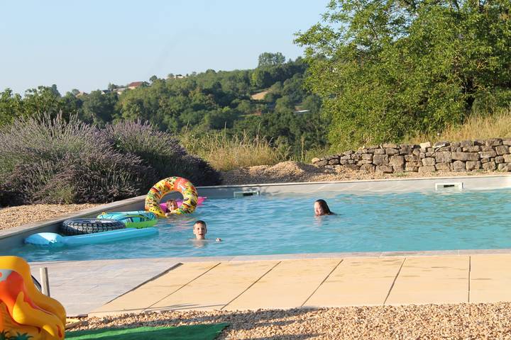 Gîte pour 5 personnes, avec terrasse et jardin en Corrèze