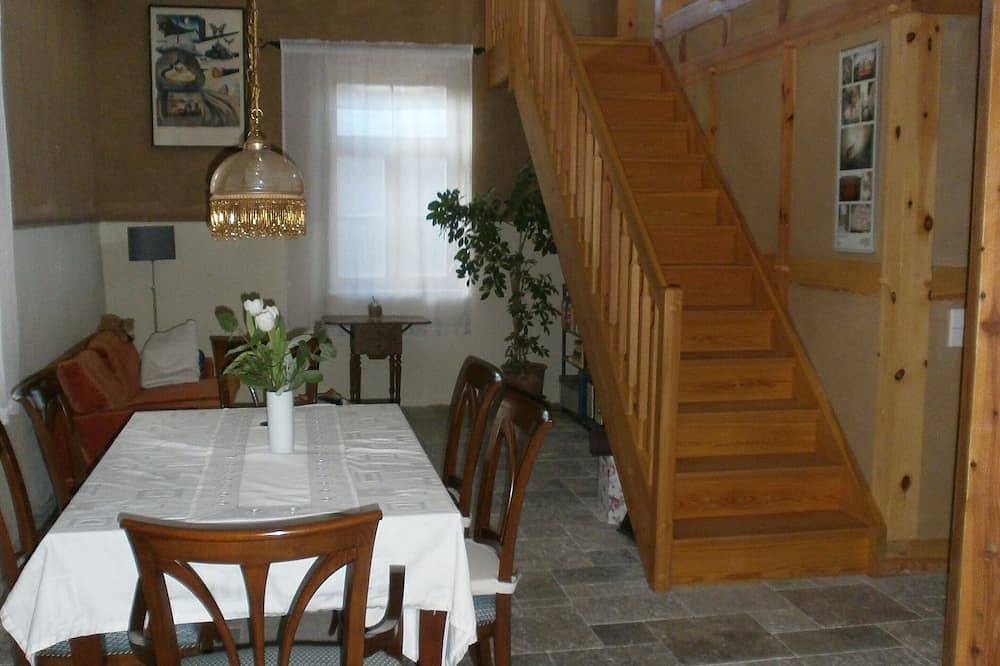 Ganze Wohnung, Ruhige, gemütliche Ferienwohnung 5min vom Schloss Moritzburg, 15min von Dresden in Moritzburg, Meißen Region