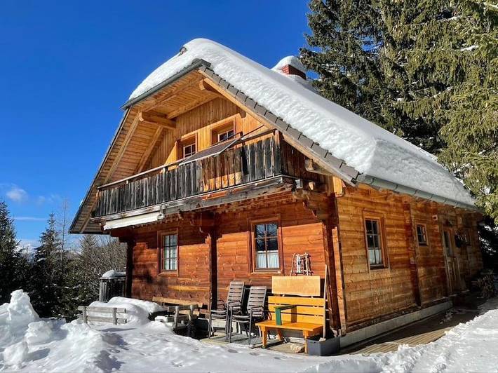 Chalet für 6 Personen, mit Balkon und Terrasse sowie Garten und Ausblick