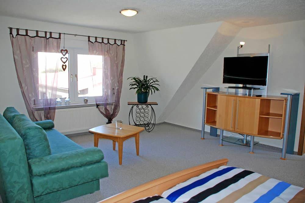 Vacation apartment Pommernhof on the upper floor with sitting area in the garden - Ferienwohnungen auf dem in Samtens, Ruegen