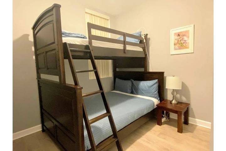 Vacation house for 13 people in Chicago