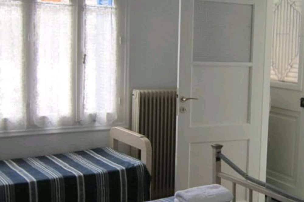 Icarus Blue Cottage Escape.\nthe Greek island of Ikaria is a Blue Zone Island in Ikaria