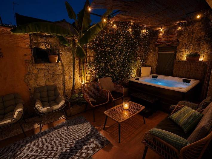 Maison de vacances pour 15 personnes, avec jardin et jacuzzi