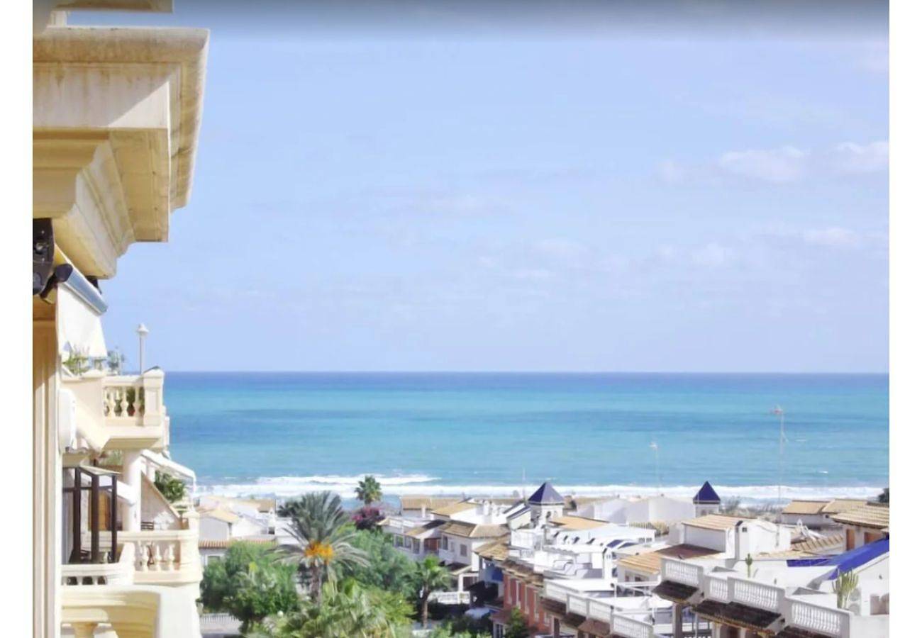 Hel leilighet, Apartment 'Penthouse, Seaview Guardamar' with Sea View, Wi-Fi and Air Conditioning in Playa Moncayo, Guardamar del Segura