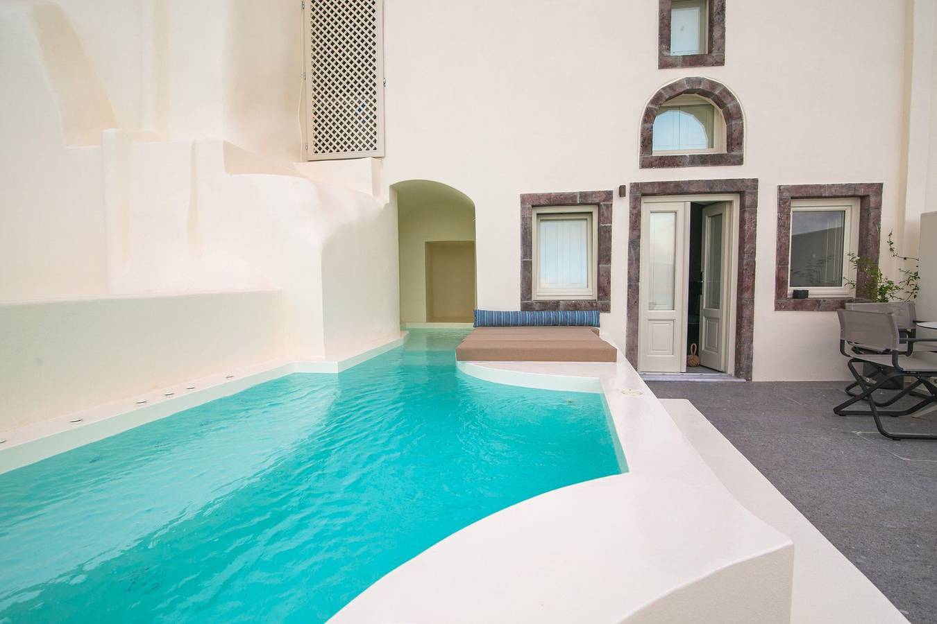 Elegant Santorini Villas | Villas Aloia | Private Hot Tub | Air Conditioning | 1 Bedrooms | Oia in Oia, Santorin