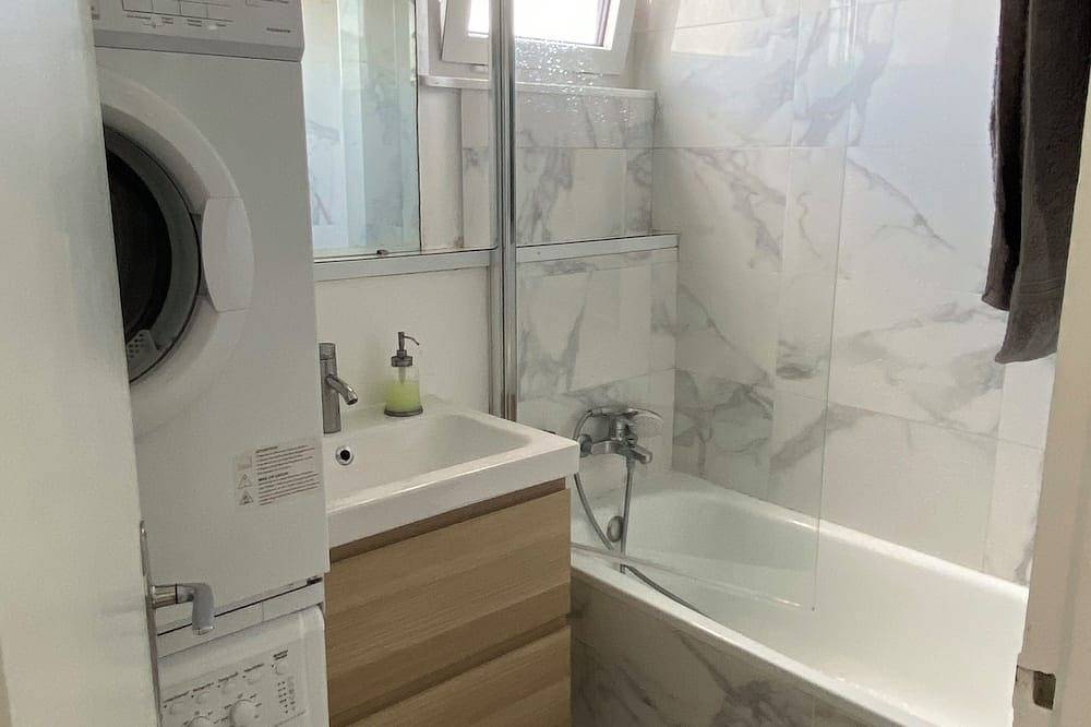 Appartement entier, Bel appartement proche de Paris et à 5mn du Rerb et de l'hôpital Lannelongue in Le Plessis-Robinson, Hauts-de-Seine