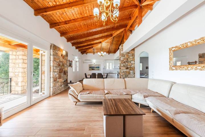 Location de vacances pour 5 personnes, avec balcon et jardin, adapté aux familles dans Vlorë - 2