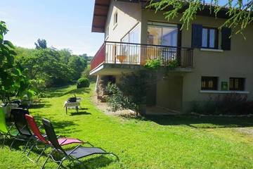 Gîte pour 14 personnes, avec jardin ainsi que piscine et vue à Le Grand-Serre