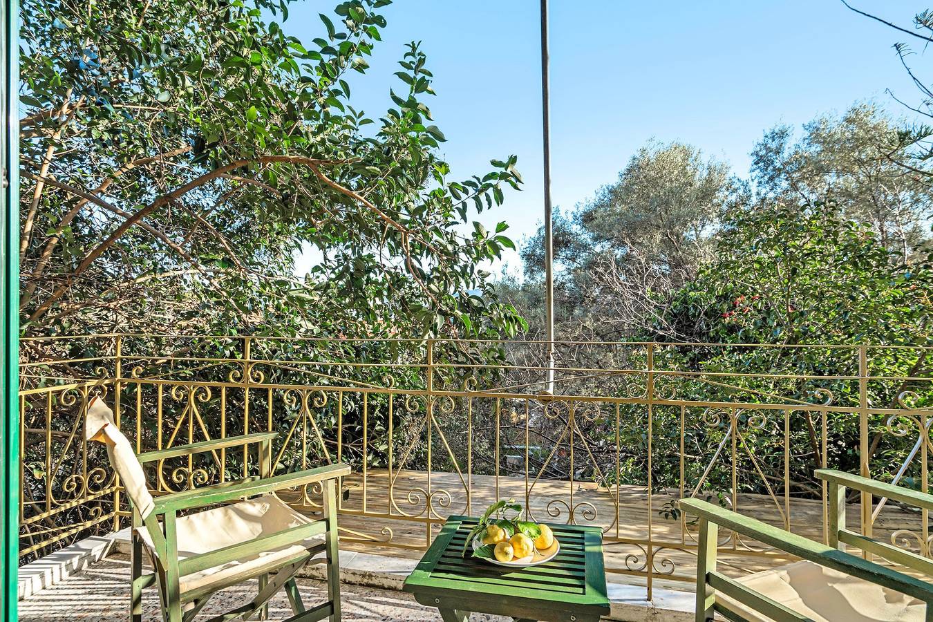 Entire studio, Studio Apartment 'Old Boat Double Studio 4' with Sea View, Wi-Fi and Air Conditioning in Nikiana, Alexandros